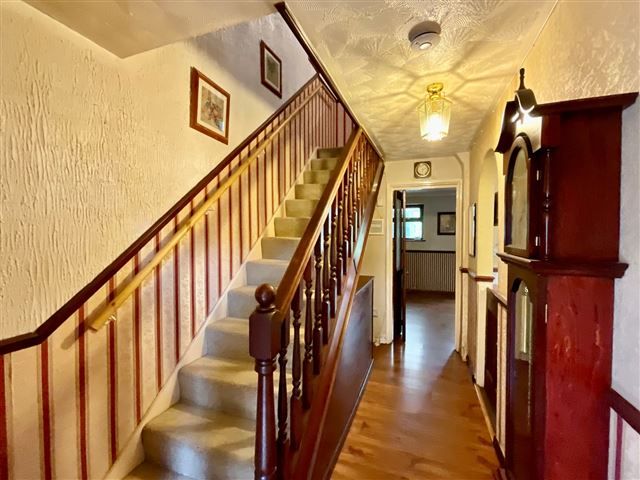 Property photo 2 of 21 Hallway