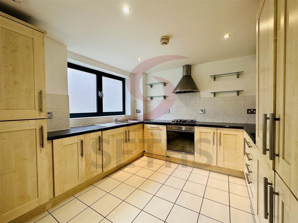 Property photo 2 of 13 Kitchen