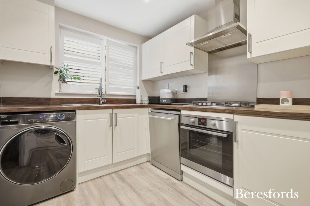 Property photo 2 of 16 Picture No. 19