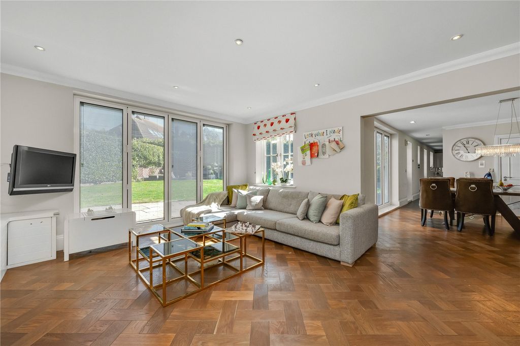 Property photo 2 of 19 Family Room