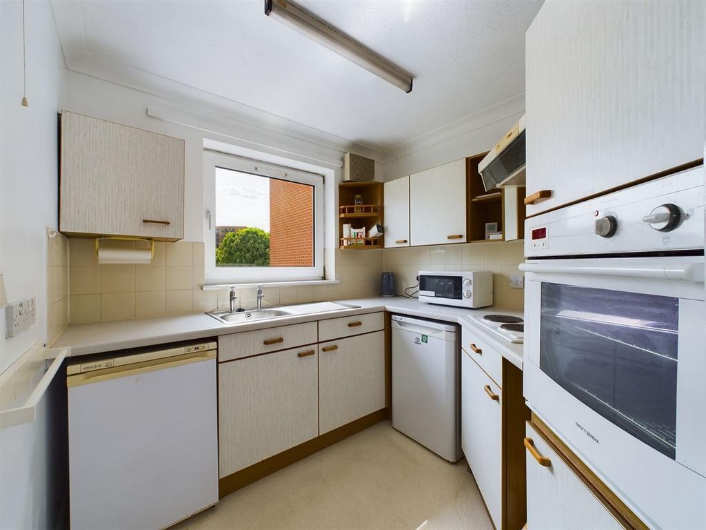 Property photo 3 of 10 Cam01800G0-Pr0047-Still003.Jpg