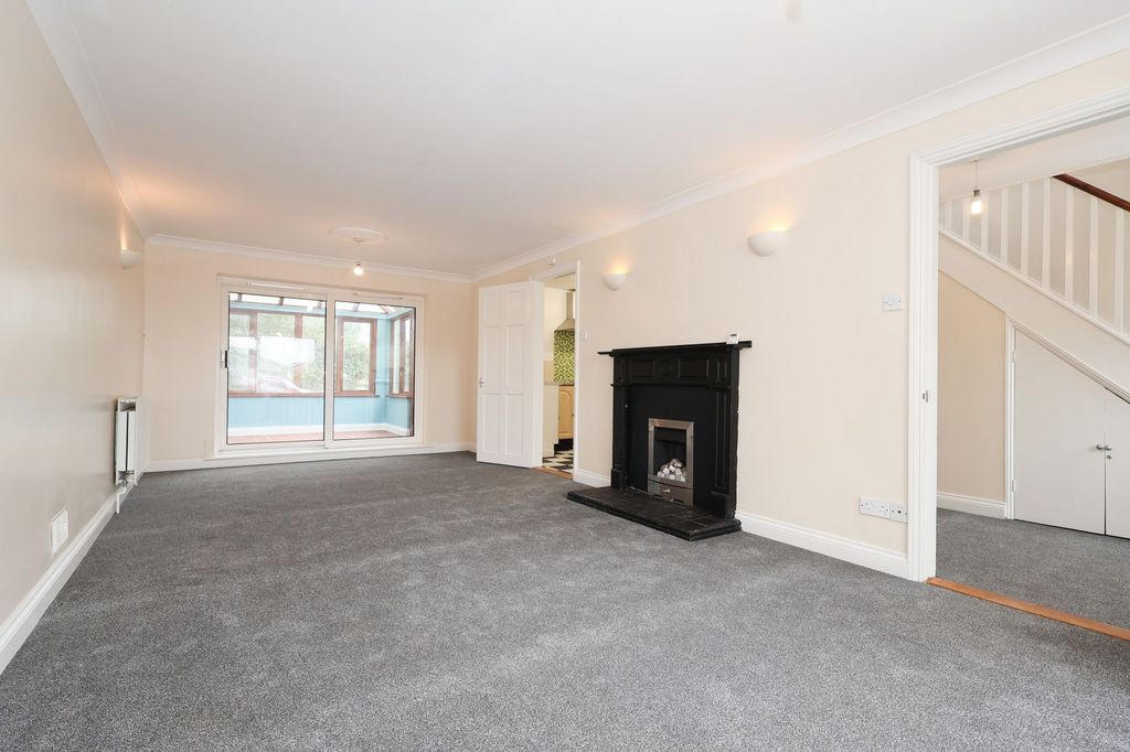 Property photo 3 of 19