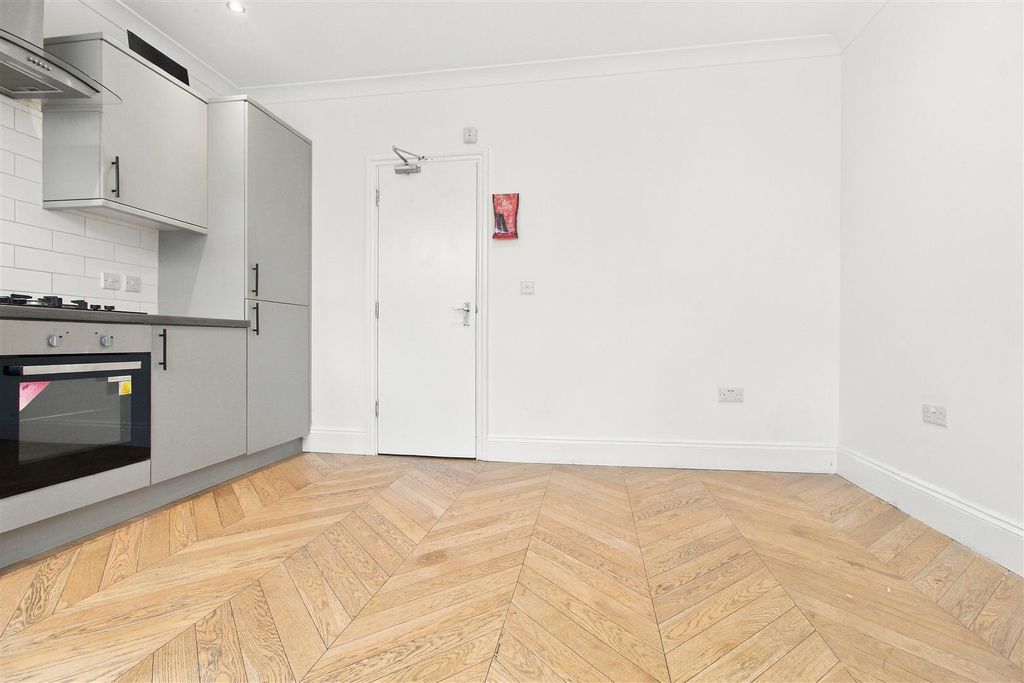 Property photo 2 of 9 Img_2681.Jpg