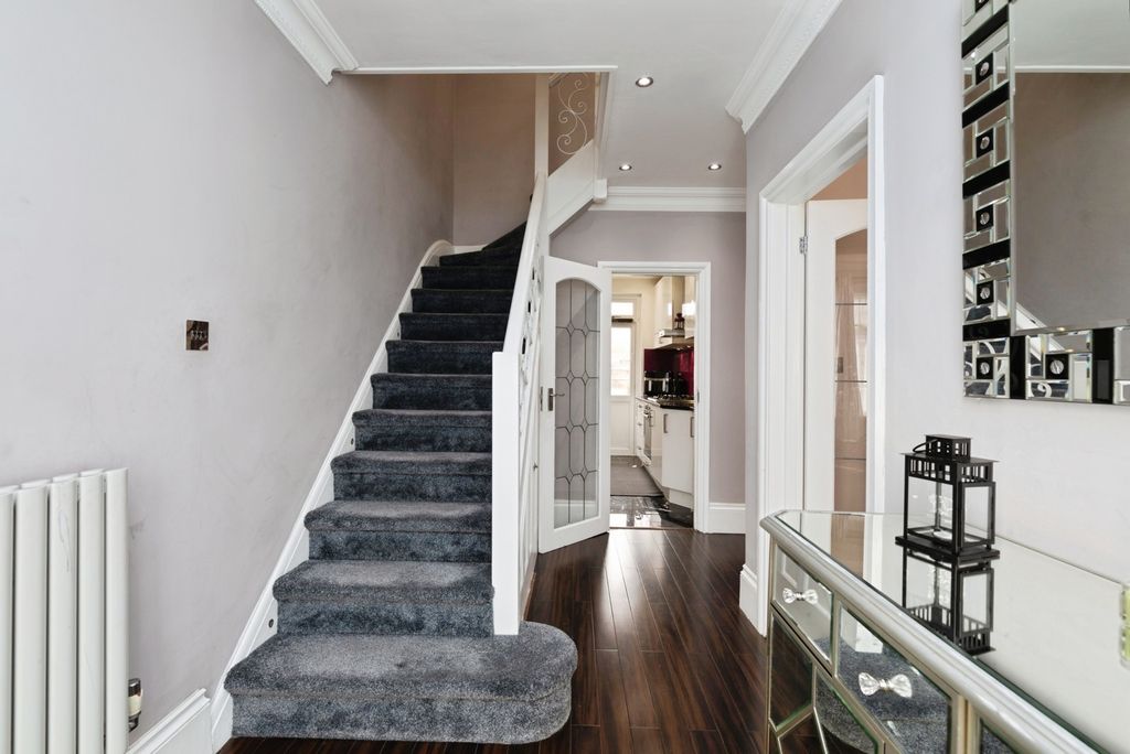 Property photo 2 of 21 Pbox-Img.Jpg