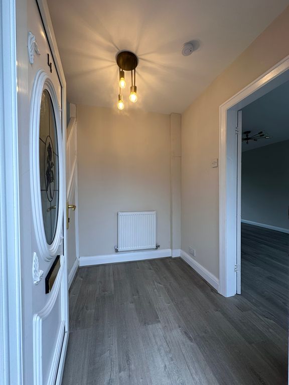 Property photo 2 of 28