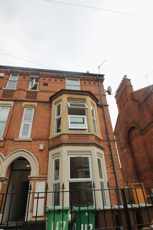 Property photo 1 of 7 Photo 7