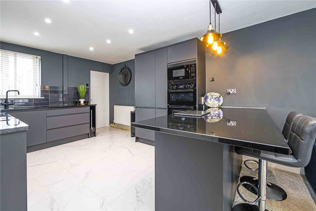 Property photo 2 of 15 Kitchen