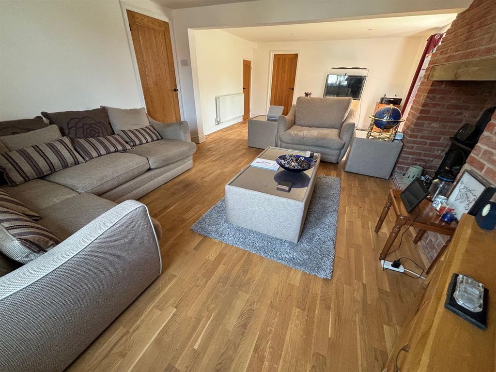 Property photo 2 of 21 Ih8Ucq3Wyeyqb1El71Sufw