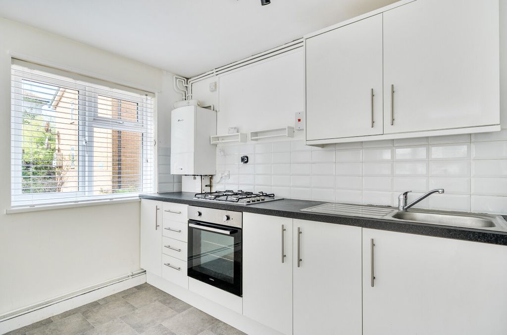 Property photo 3 of 12 1511592-14-6A86De...
