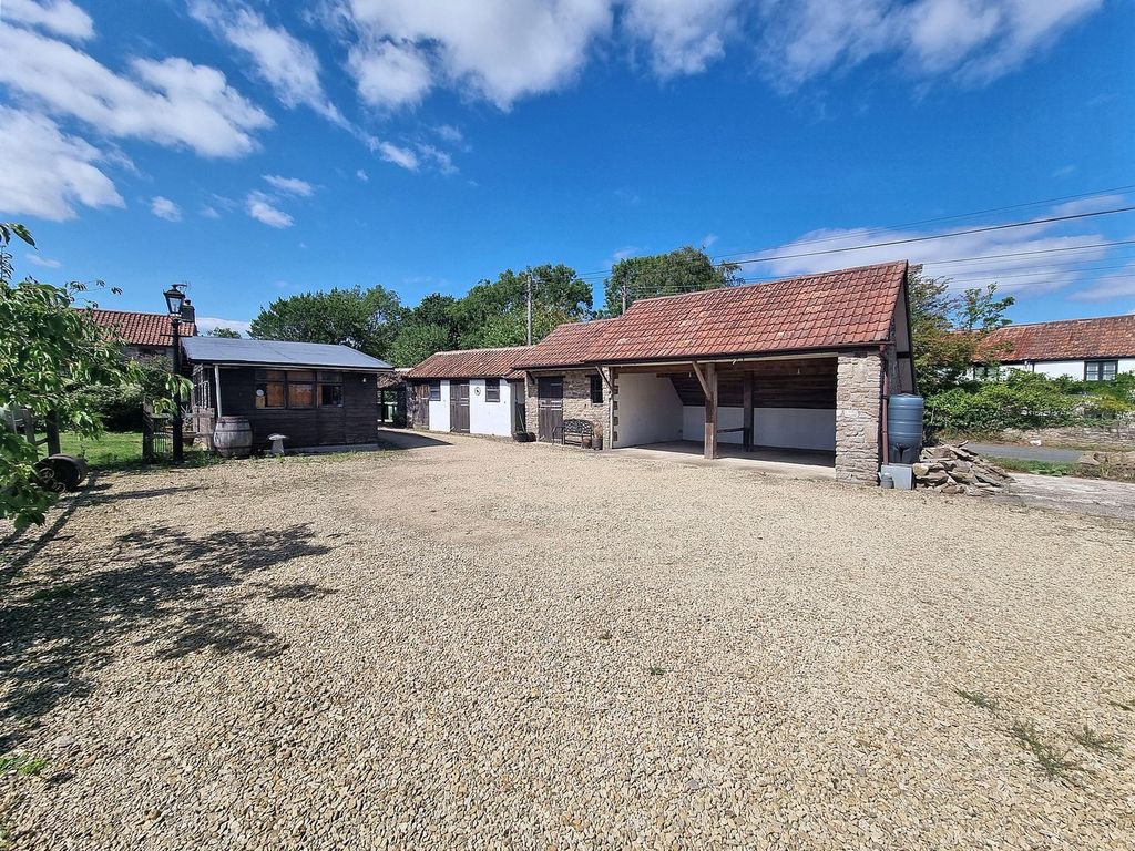 Property photo 2 of 22