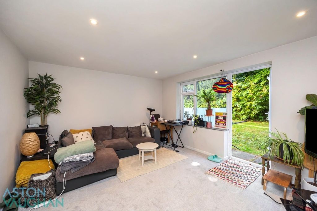 Property photo 3 of 11 4624022