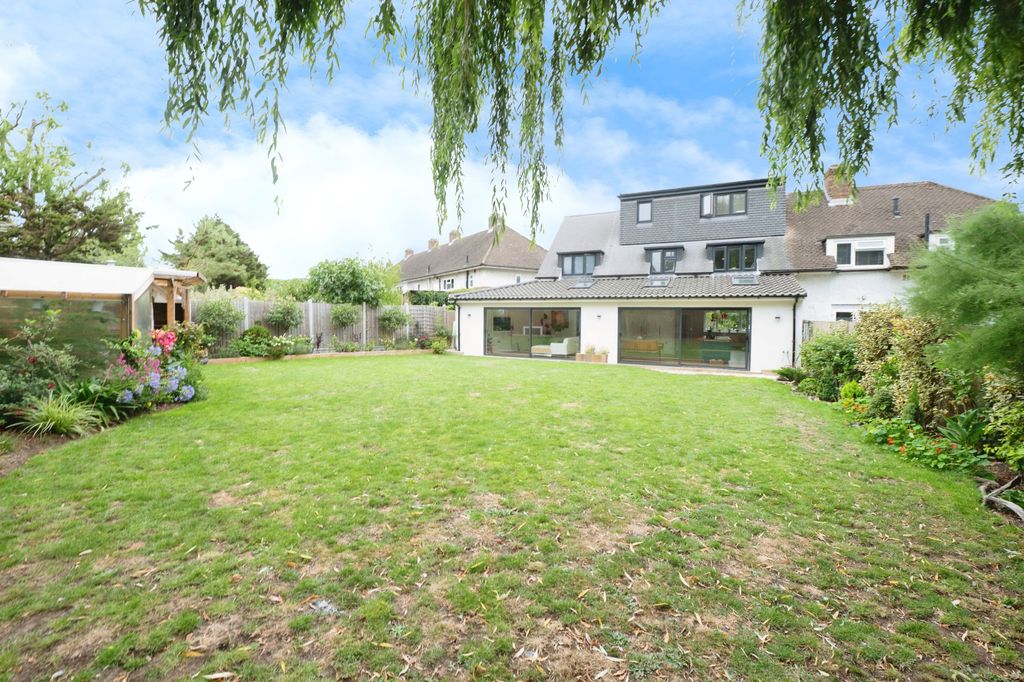 Property photo 3 of 22 16
