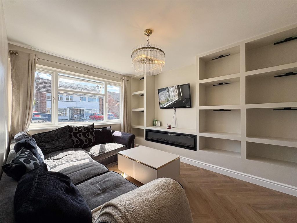 Property photo 3 of 15 Livingroom-1.Jpg