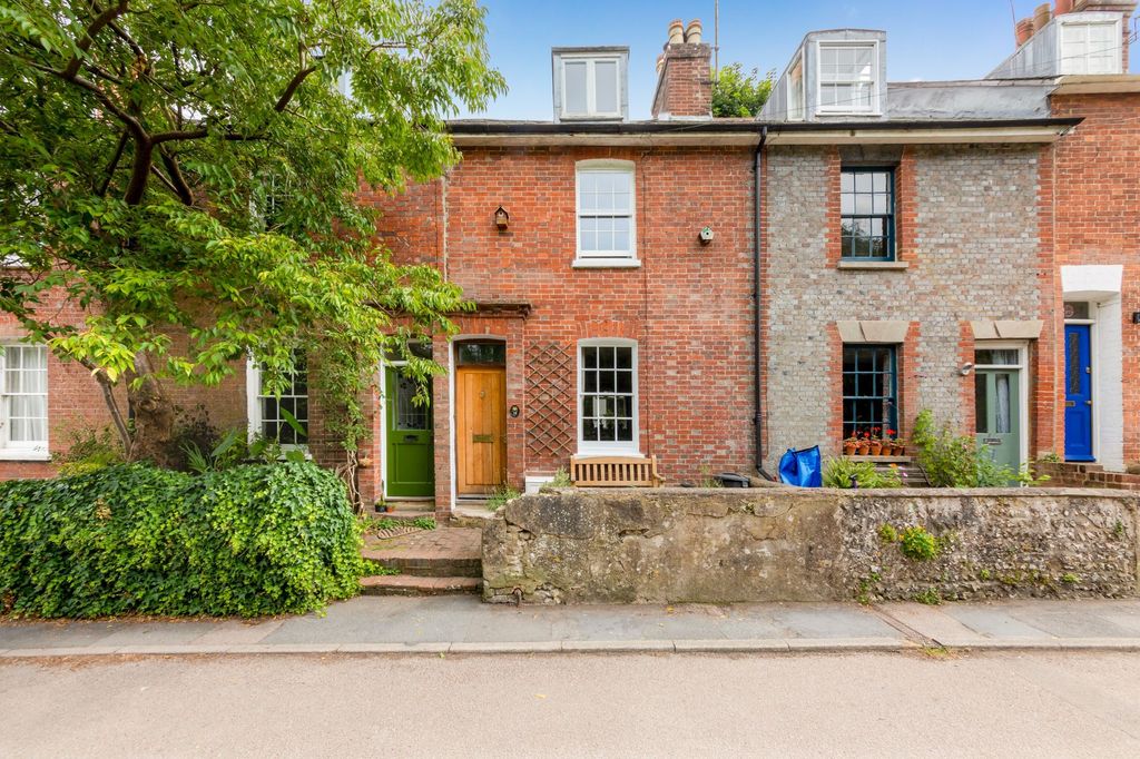 Property photo 1 of 17