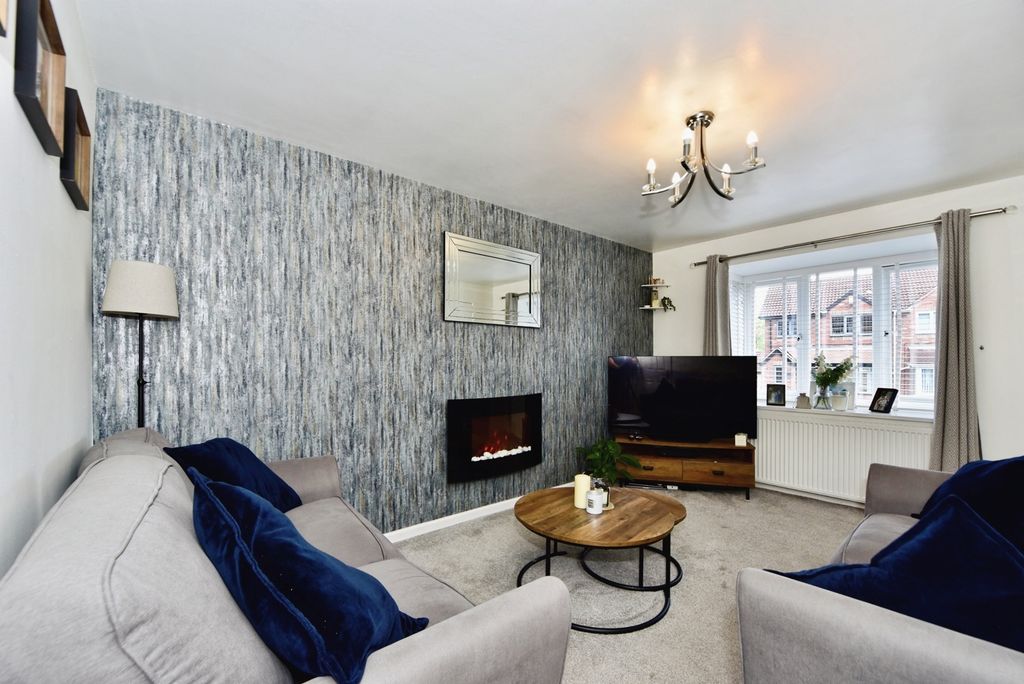 Property photo 2 of 15 Pbox-Img.Jpg