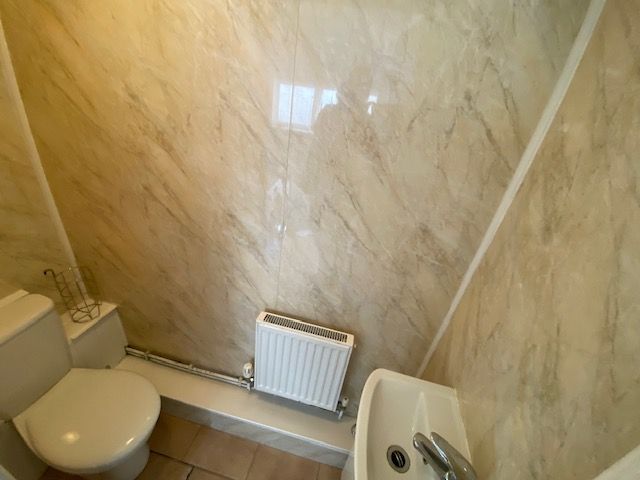 Property photo 3 of 11 Cloakroom/wc