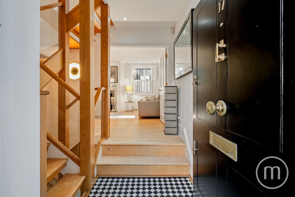 Property photo 2 of 17 5043834