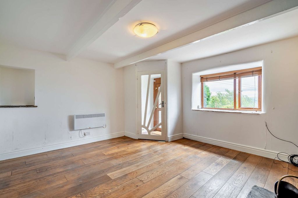 Property photo 3 of 25