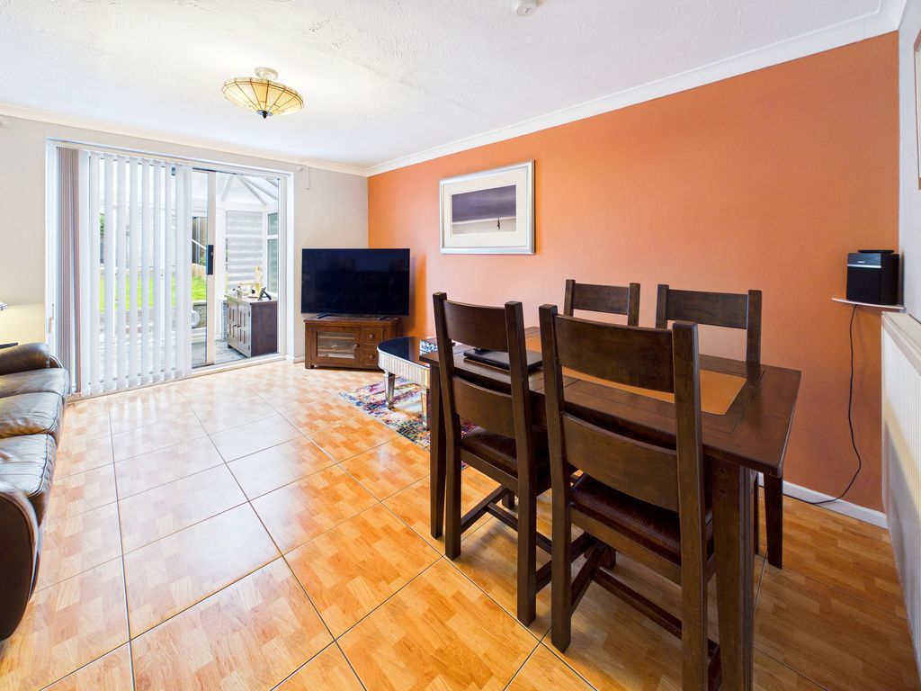 Property photo 2 of 32