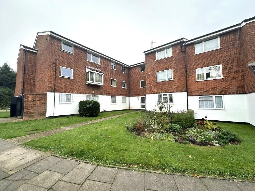 Property photo 1 of 2 Two Bedroom Flat For Sale