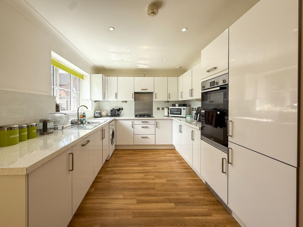 Property photo 2 of 24 4339274