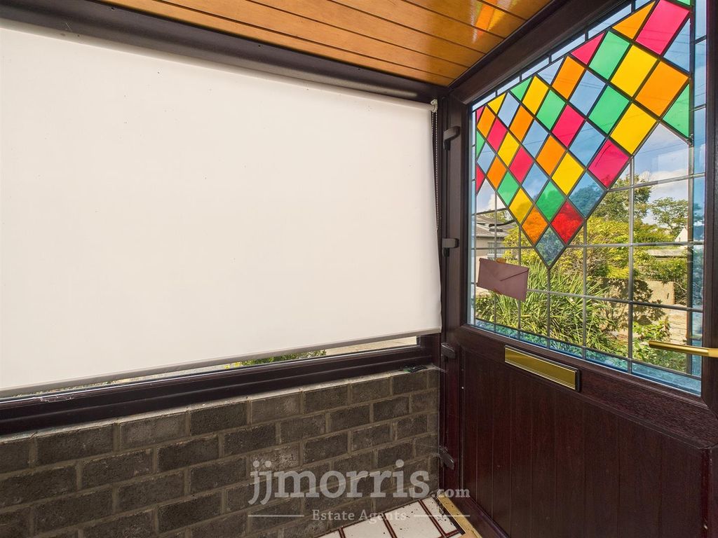 Property photo 2 of 20 Entrance Porch