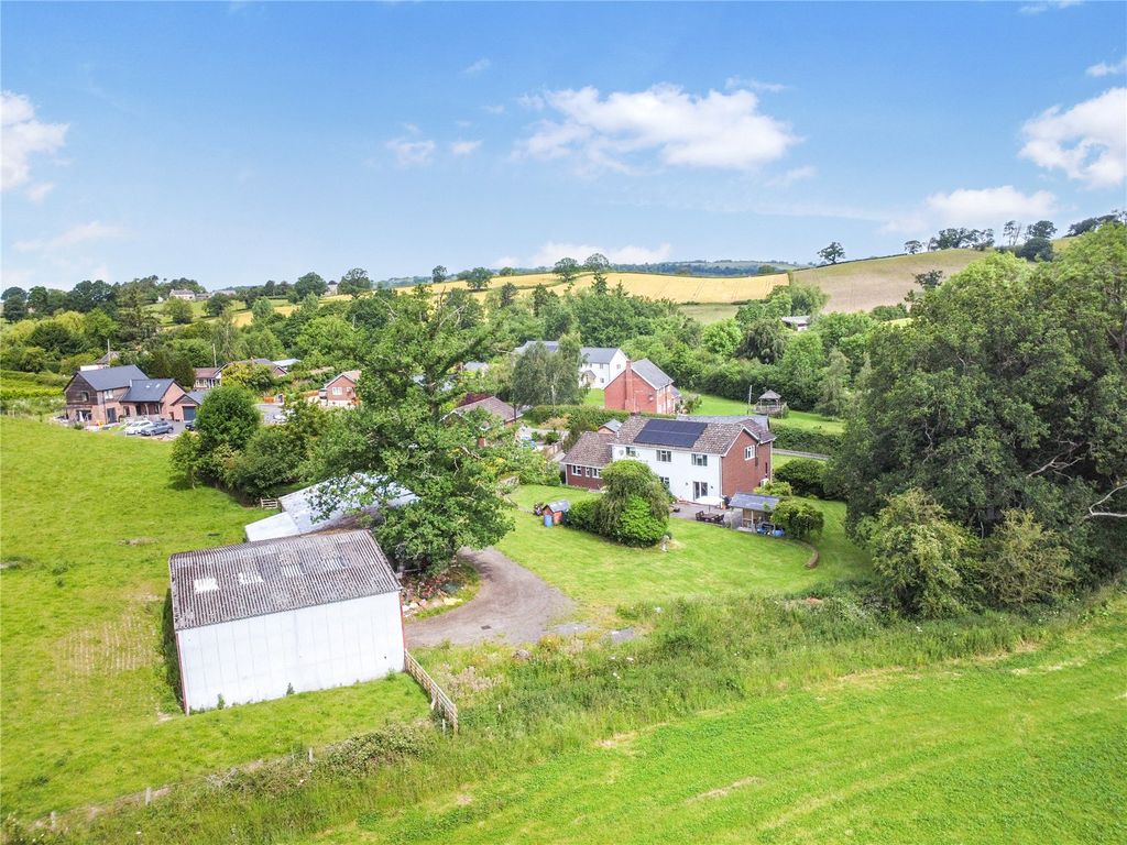 Property photo 2 of 40 Picture No. 05