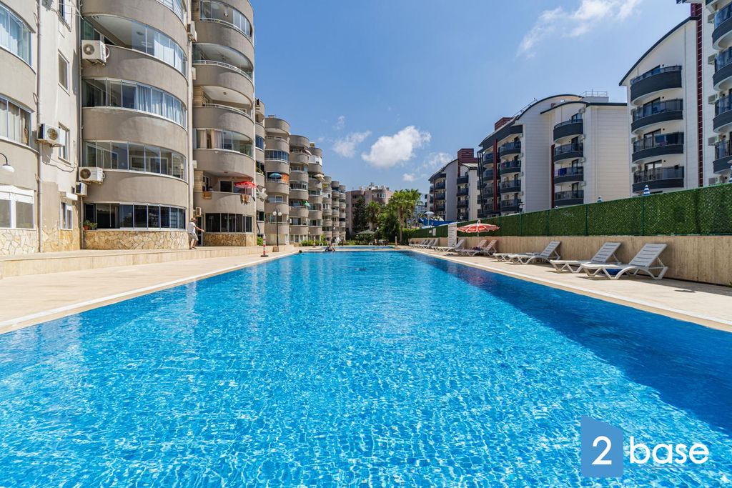 Property photo 2 of 35