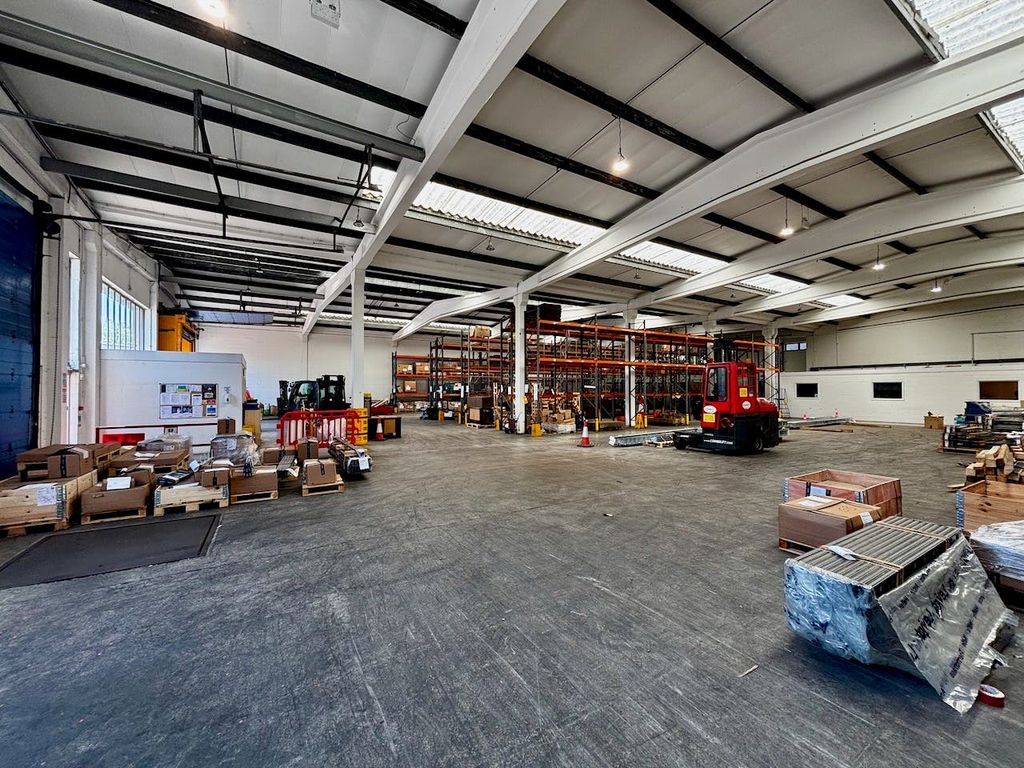 Property photo 2 of 5 A1 A2 Portland Close Houghton Regis Warehouse.Jpeg