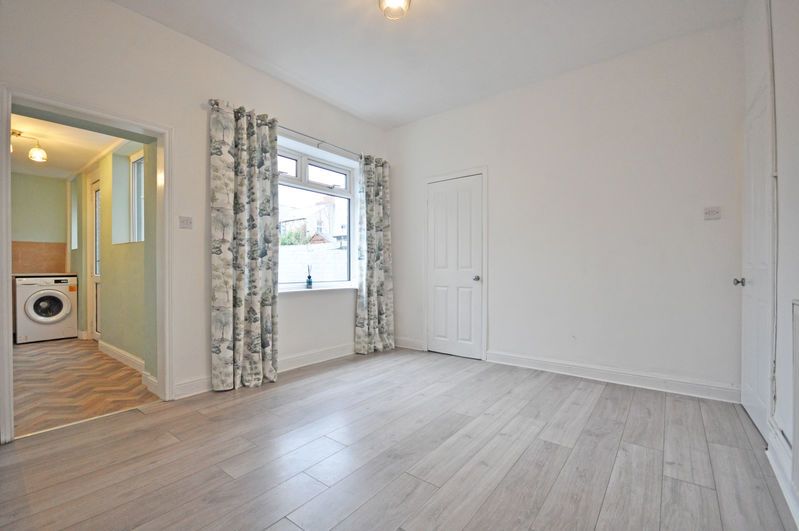 Property photo 3 of 13 Photo 6