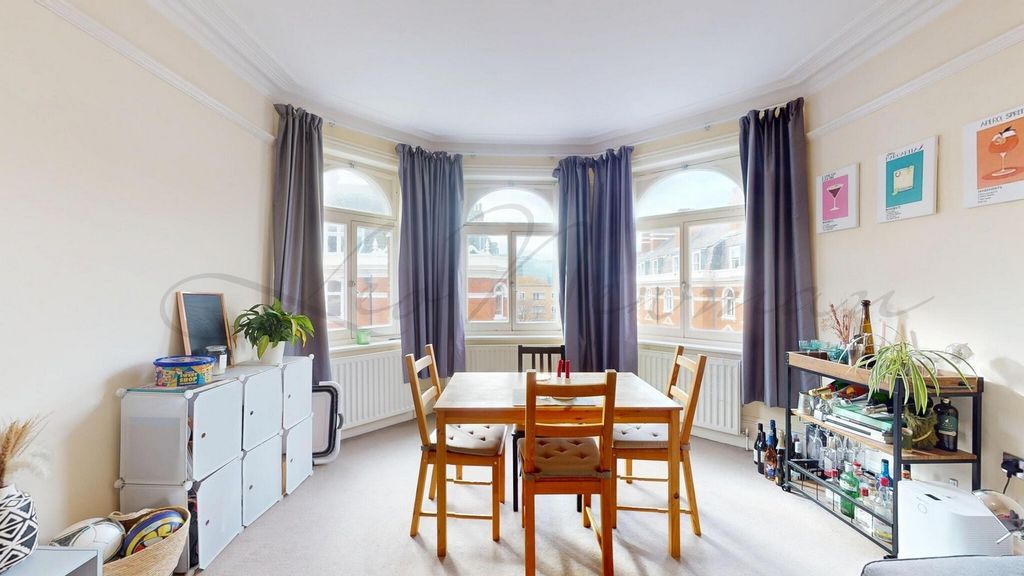 Property photo 3 of 25