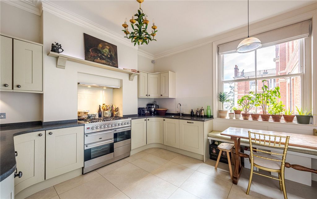 Property photo 2 of 22 Picture No. 16