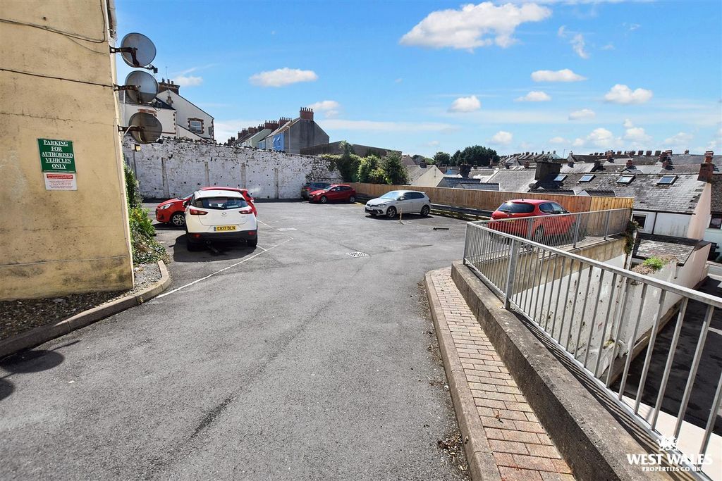 Property photo 3 of 13 11 (67).Jpg