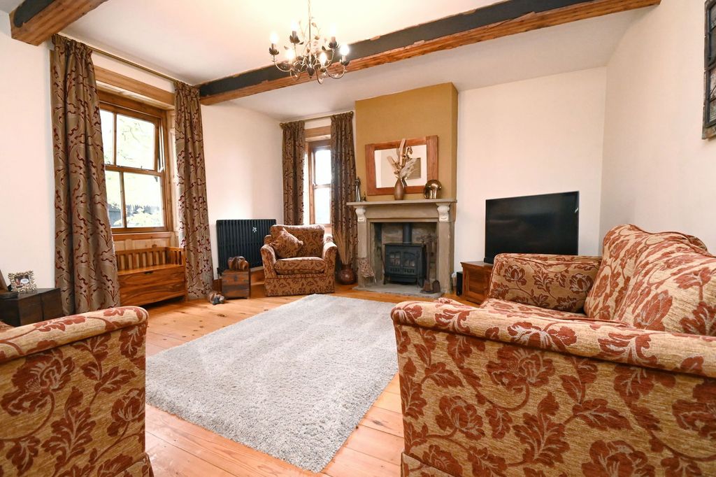 Property photo 3 of 31