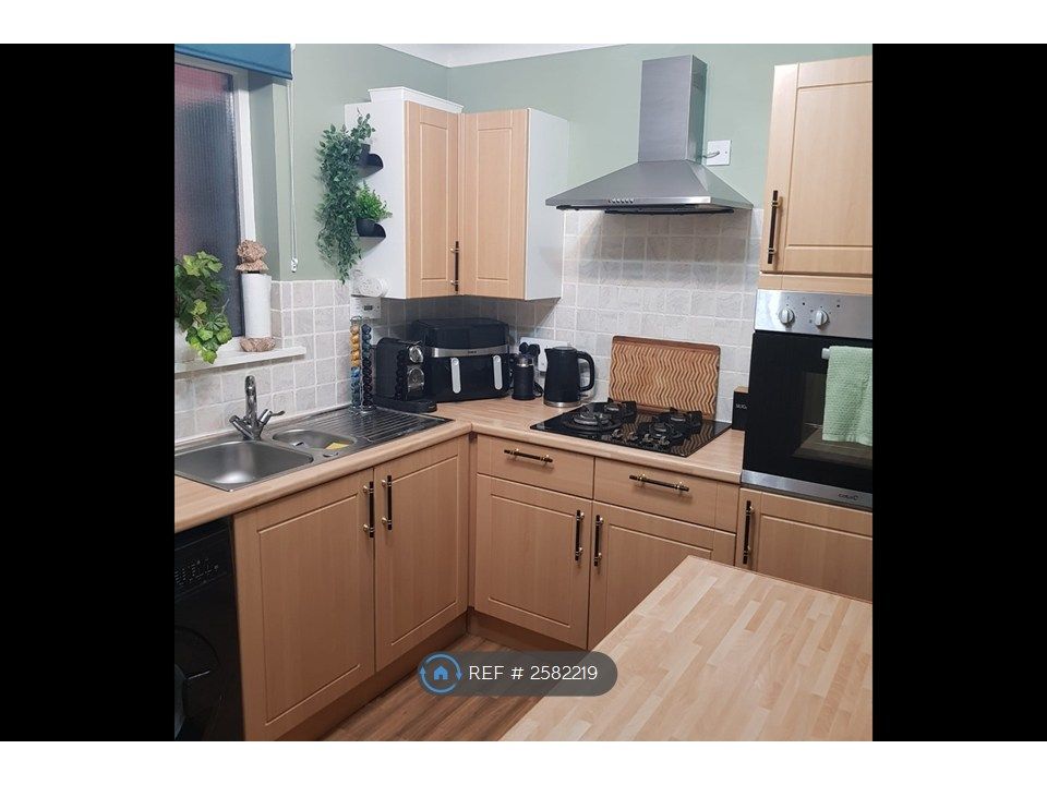 Property photo 2 of 16 Kitchen
