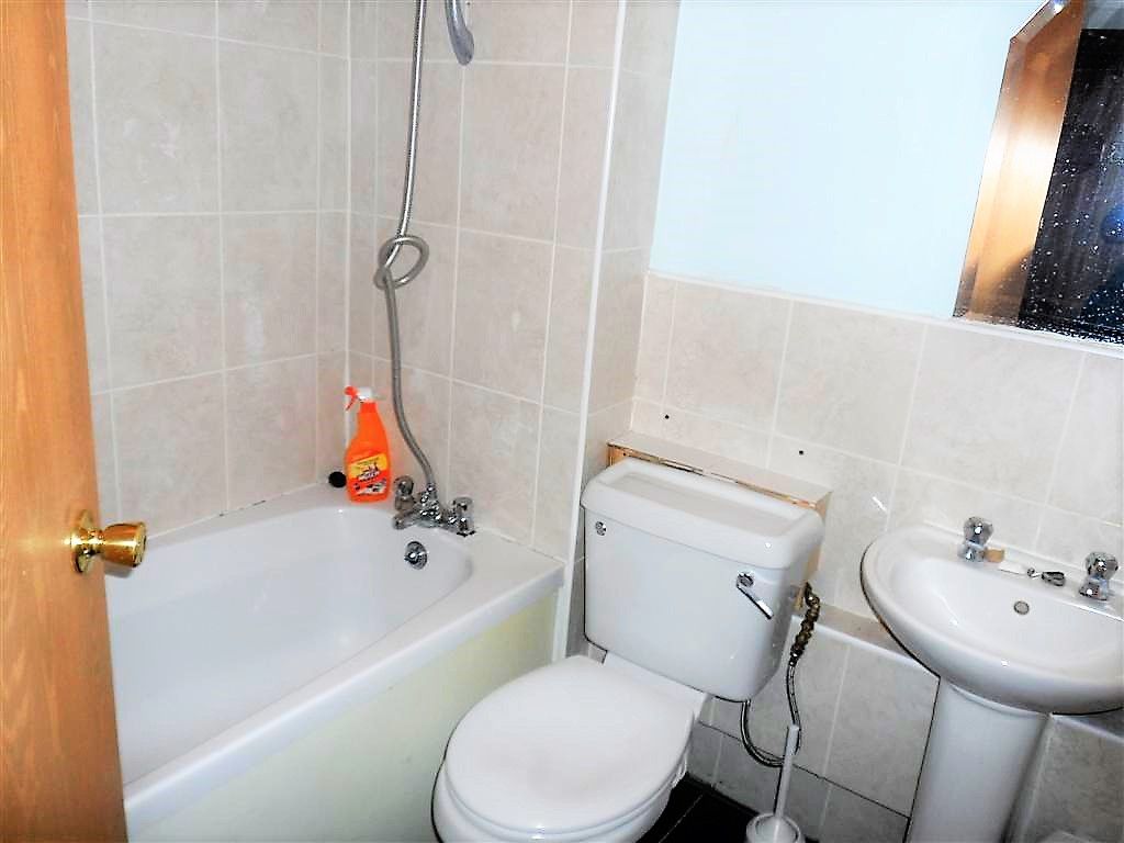 Property photo 3 of 5