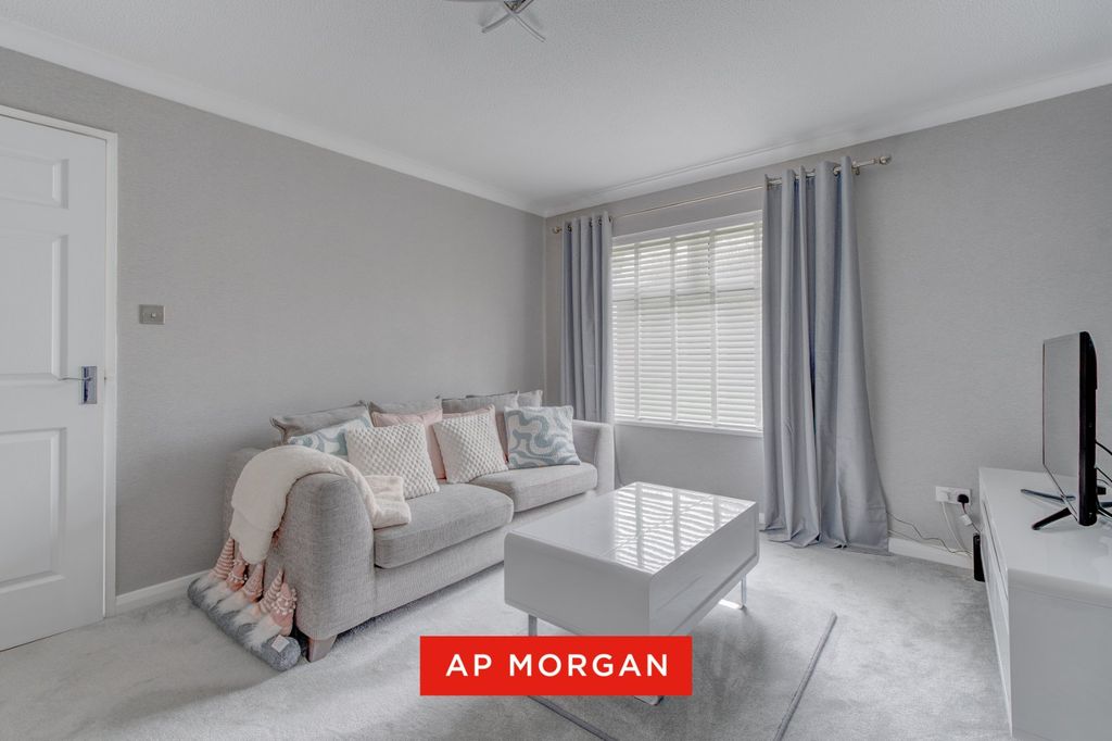 Property photo 3 of 14 Picture No. 15