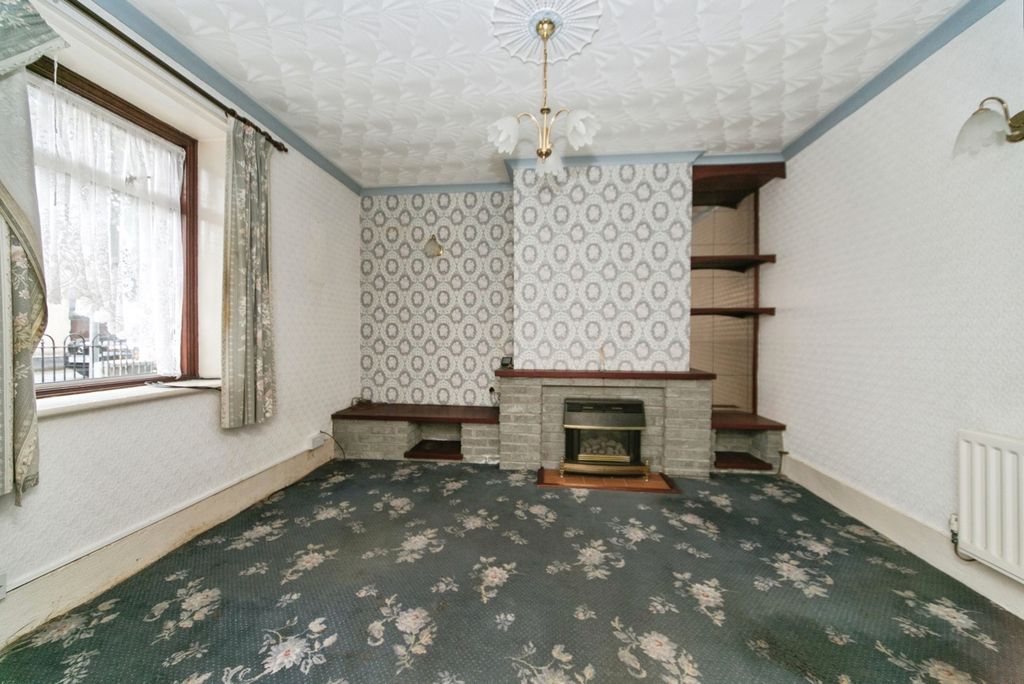 Property photo 2 of 18 Pbox-Img.Jpg