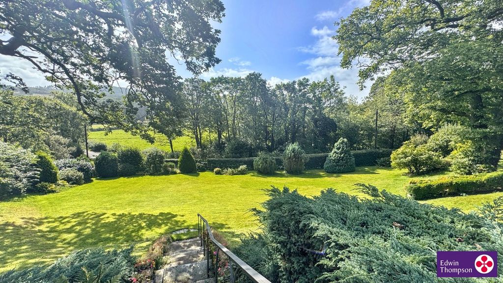 Property photo 2 of 37