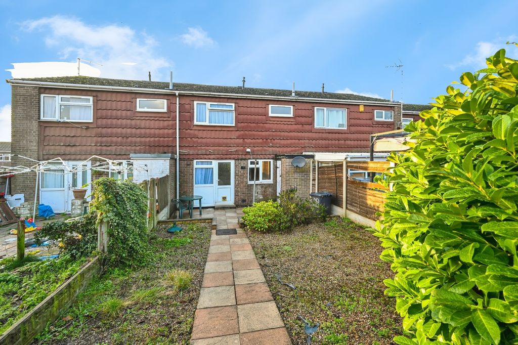 Property photo 2 of 11 Garden