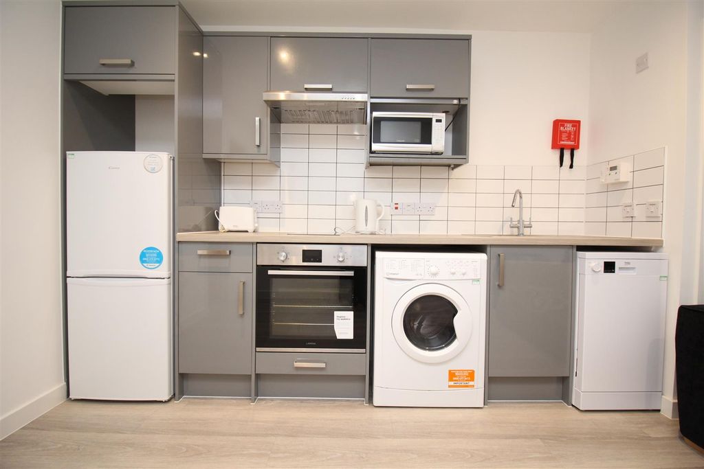 Property photo 3 of 6 Picture 3