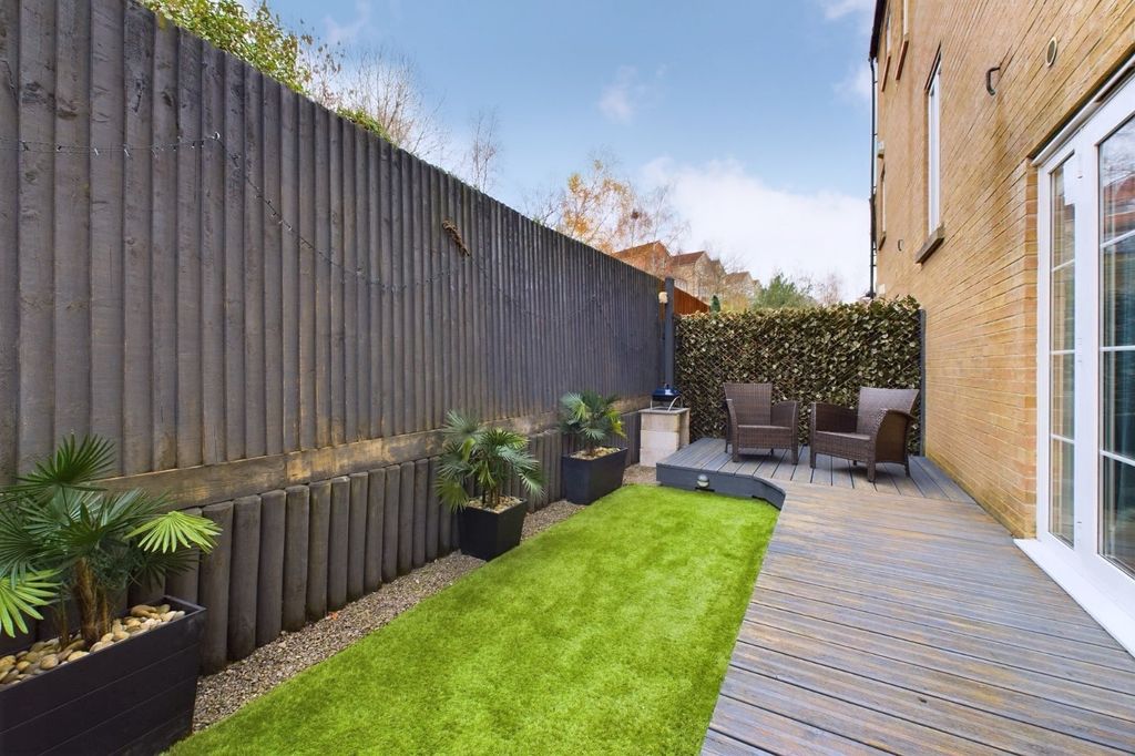 Property photo 3 of 11 Garden