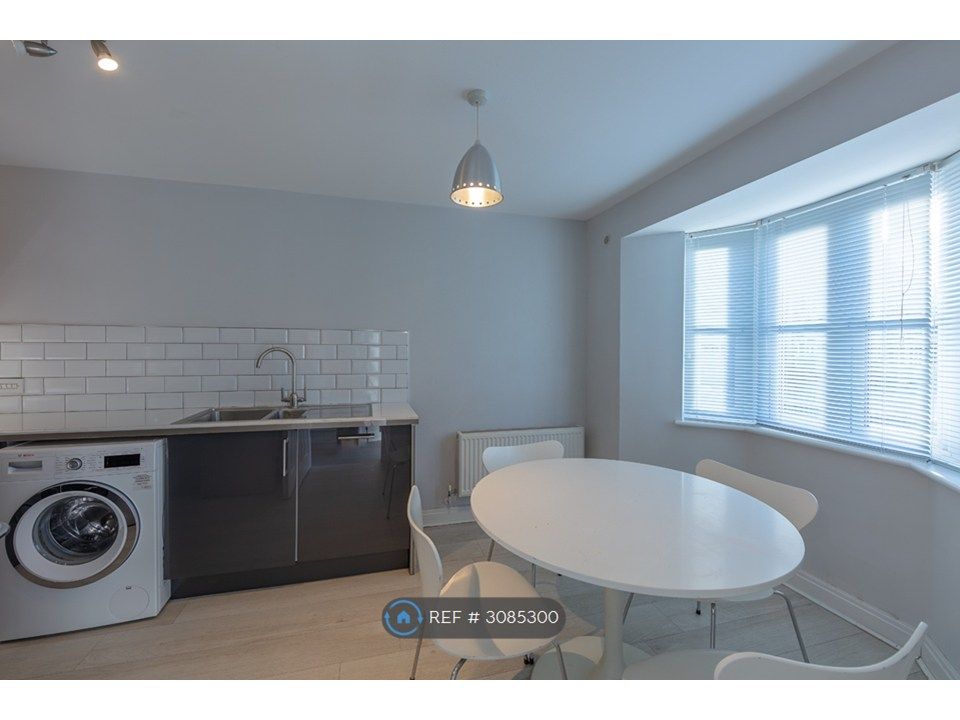 Property photo 3 of 15 Kitchen
