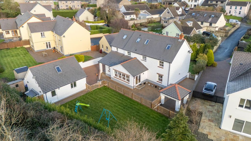 Property photo 1 of 42