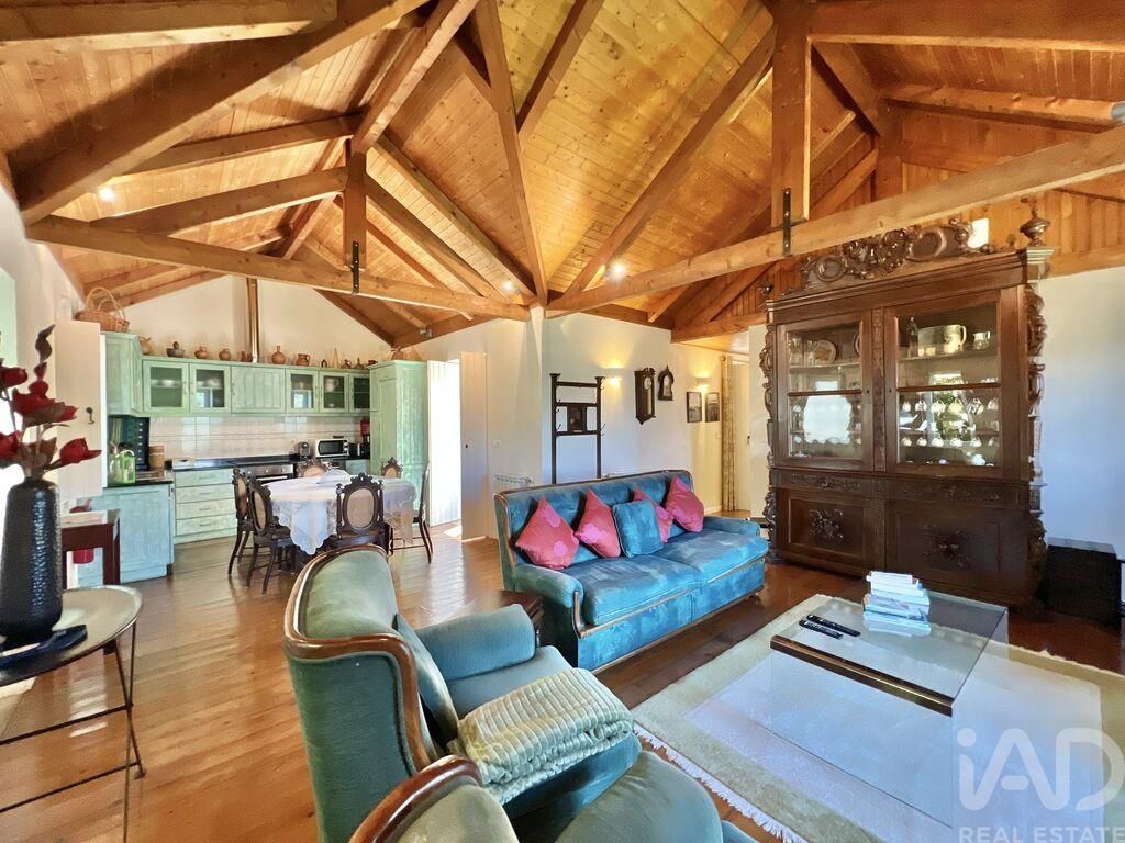 Property photo 2 of 39