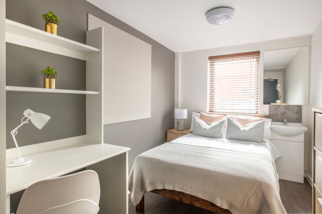 Property photo 2 of 12 Photo 1