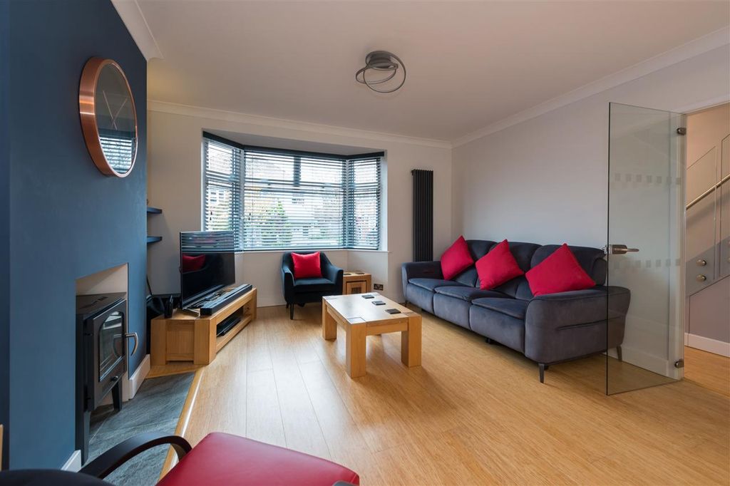 Property photo 3 of 26