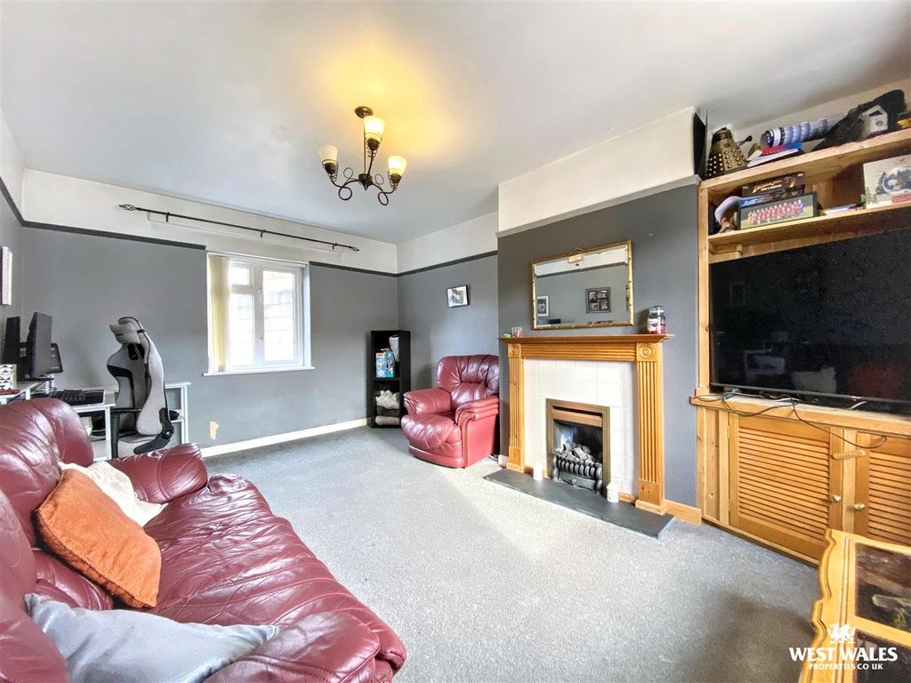 Property photo 2 of 15 Img_7002.Jpg