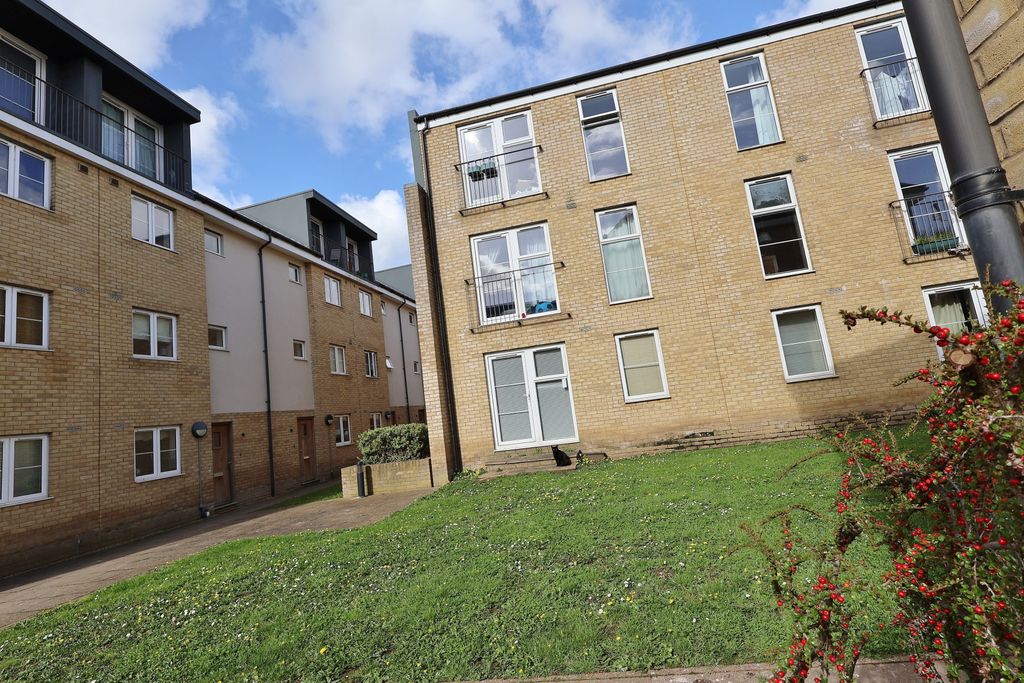 Property photo 2 of 29