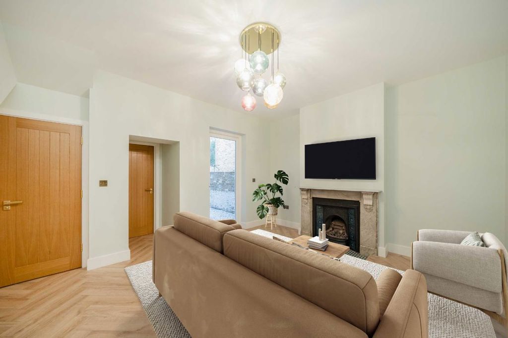 Property photo 2 of 6